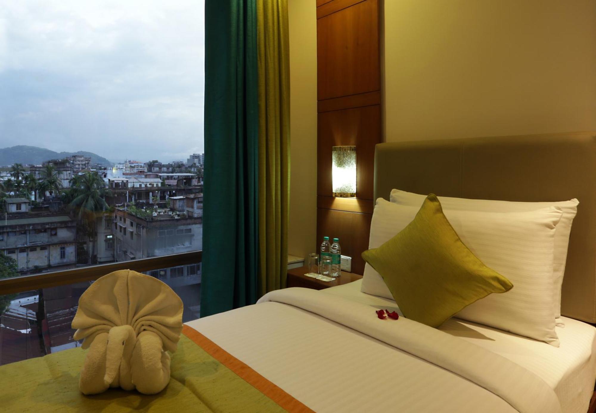 Hotel The Luxury Delhi Airport