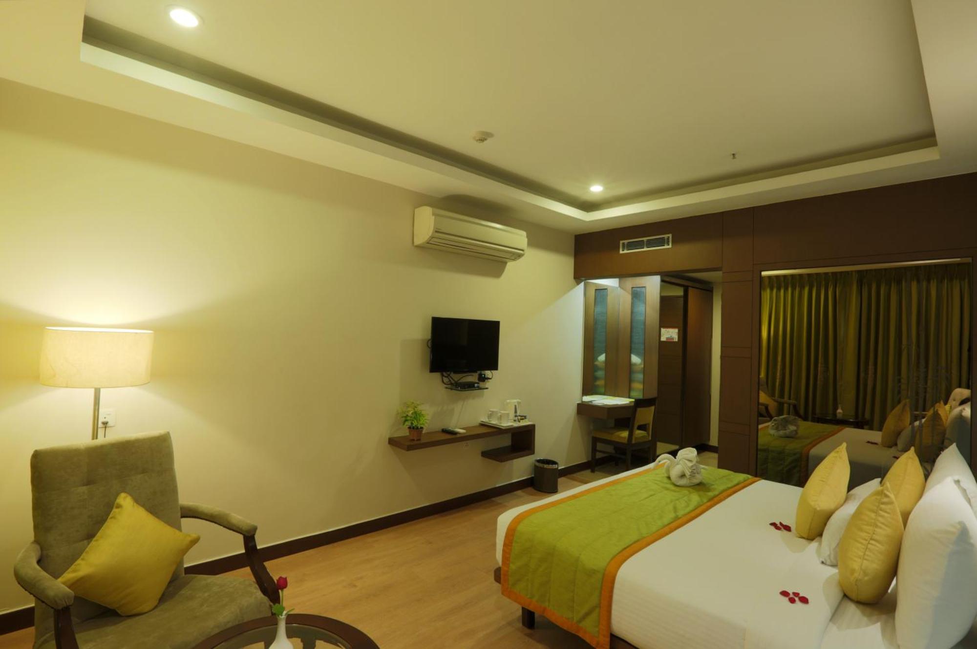 The Luxury Delhi Airport 4*